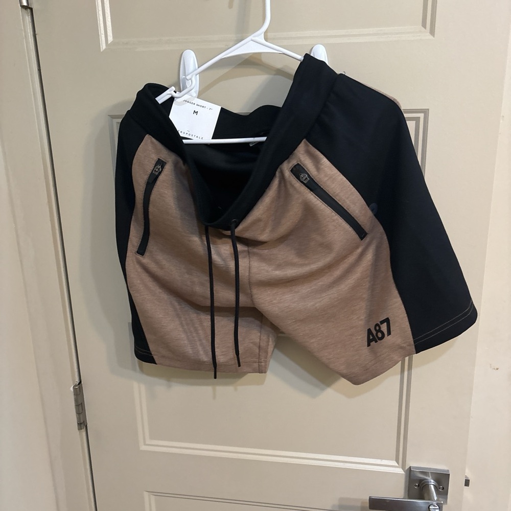 Aeropostale Men's Athletic Shorts Black and Tan